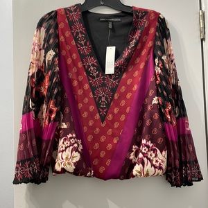 White House Black Market Spliced Bohemian Scarf V-Neck Blouse Size XXS NWT